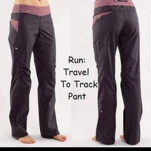 Run travel to track pant in black